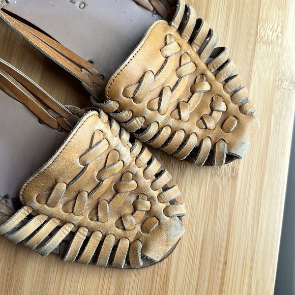 Nisolo Huaraches gently loved and lived in size 8 Almond - Picture 4 of 6